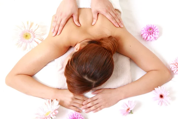 Woman getting a back massage　 — Stok fotoğraf